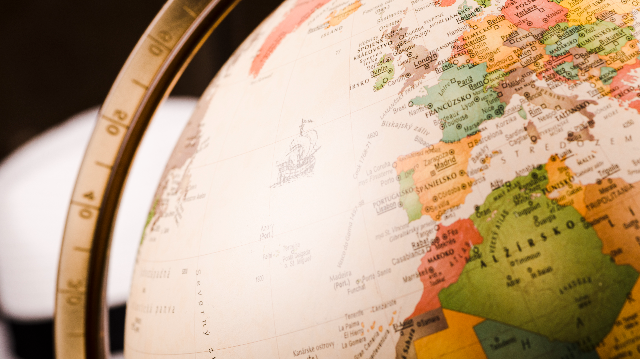 Международные резервы России сократились до $749 млрд в апреле