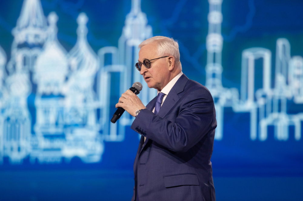 Александр Шохин