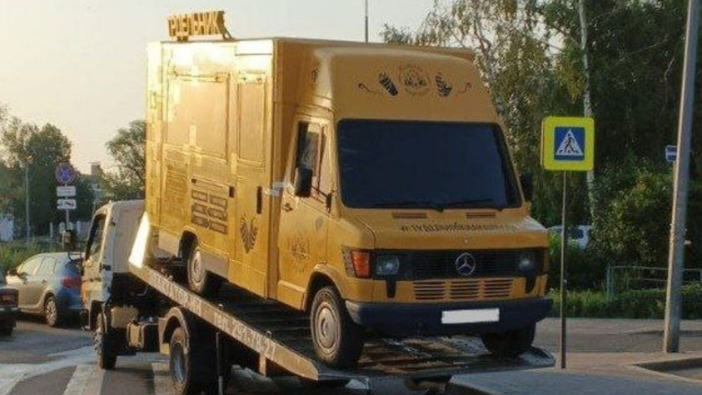 Фудтрак с набережной Федоровского