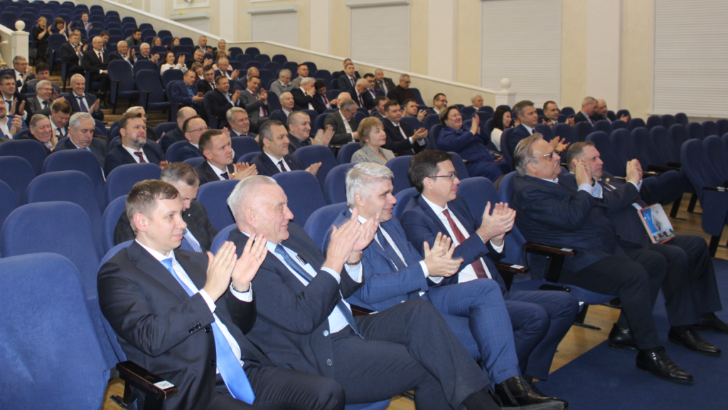 35 лет НАПП_зал_общая.png