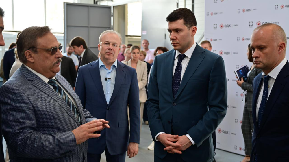 Виктор Клочай и Алиханов.jpg