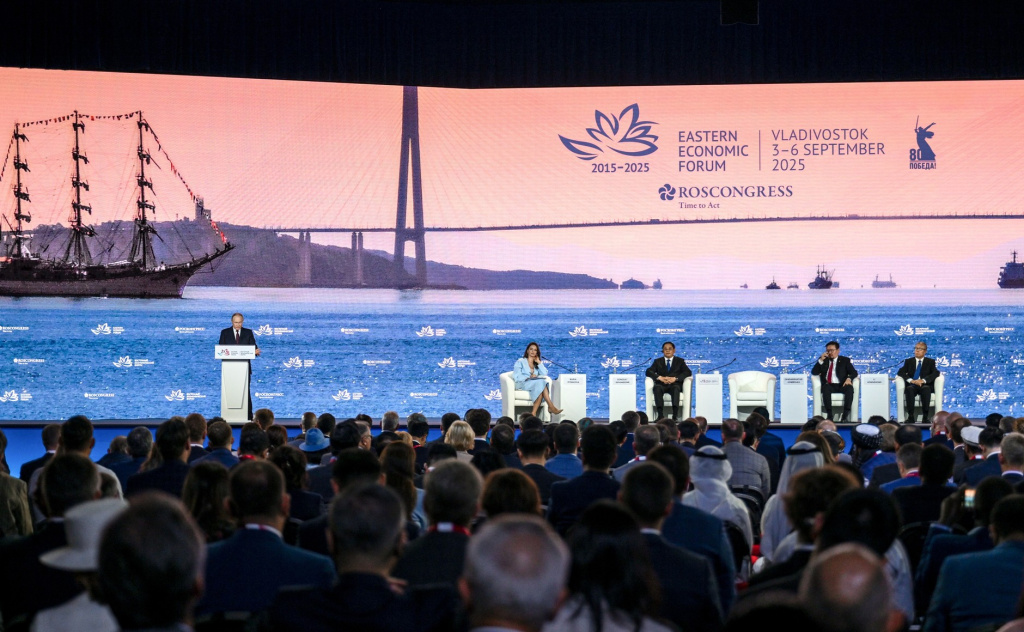 ВЭФ_пленарка_Кристина Кормилицына_МИА «Россия сегодня».jpg ВЭФ_пленарка_Кристина Кормилицына_МИА «Россия сегодня».jpg