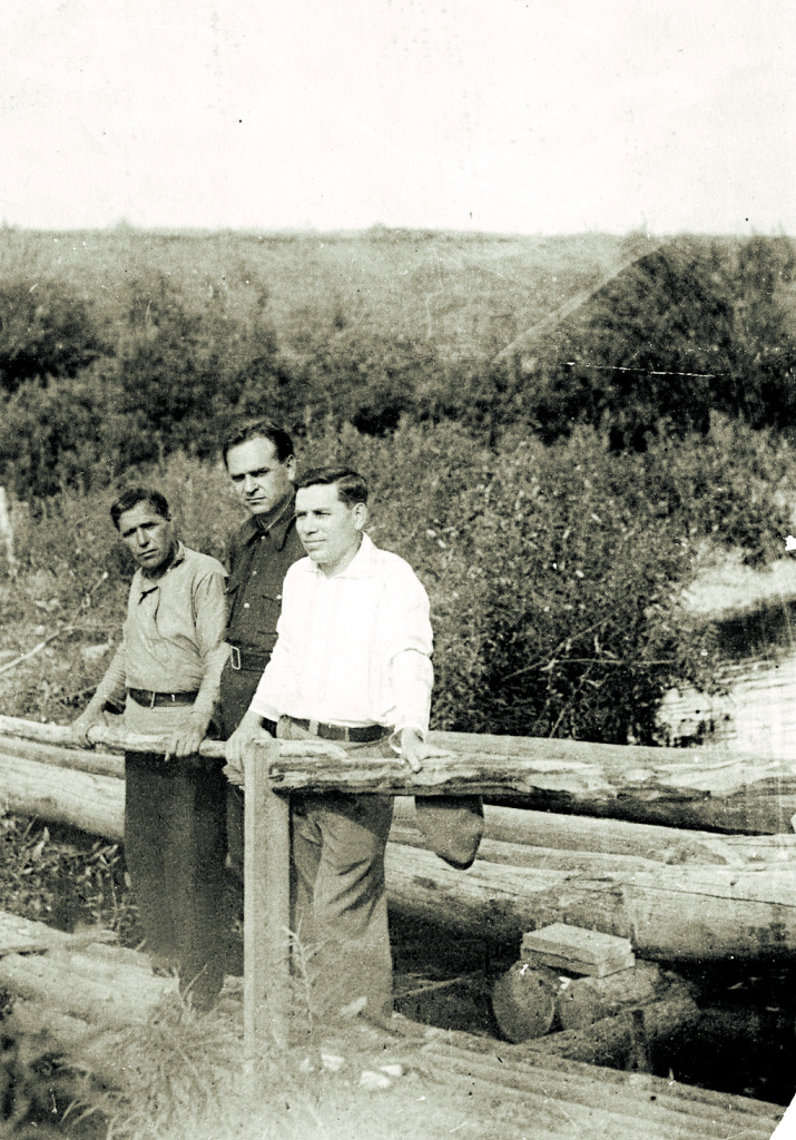 Grigoriev_sovhoz_1942.jpg Grigoriev_sovhoz_1942.jpg